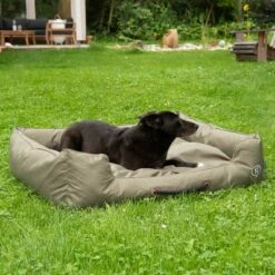 Panier Nomad Tales Spirit Outdoor Pine Pour Chien -Aanbiedingen Zooplus Winkel 382797 nt spirit outdoor dog bed pine outside fg 4971 7